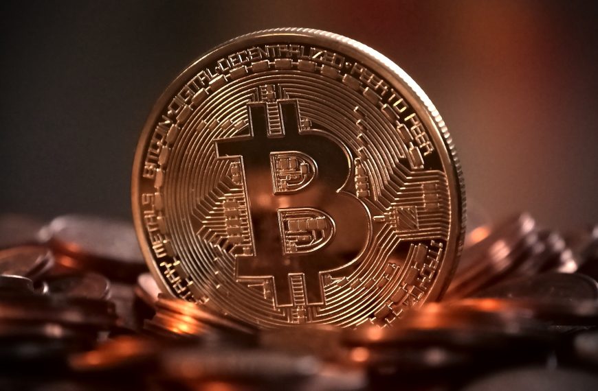 Bitcoin Surges Past $120K: Record ETF Inflows Fuel Bullish Market Amid Macro ShiftBitcoin Surges Past $120K: Record ETF Inflows Fuel Bullish Market Amid Macro Shift