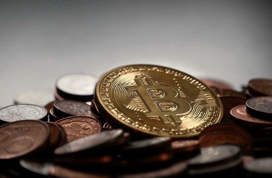 Overbought vs Oversold in Crypto: Why 24.9% of Coins Are Flashing RSI Warnings